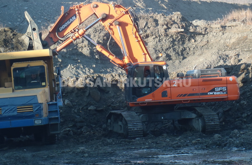 Гусеничный экскаватор Doosan DX 520 LC SFS с прямой лопатой купить в Иркутске